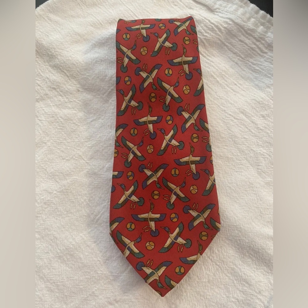 Salvatore Ferragamo Silk Tie Men's Luxury Necktie Red Flying Ducks Italian